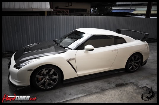 Cosmetic Carbon Fibre Nissan Skyline R35 Gtr